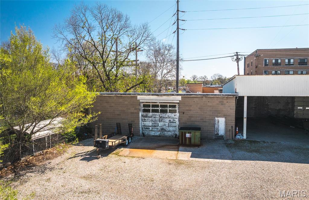 915 Whitelaw Street Property Photo 7