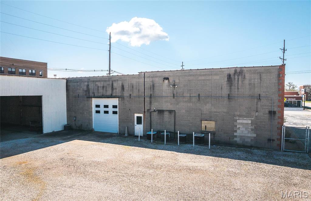 915 Whitelaw Street Property Photo 8