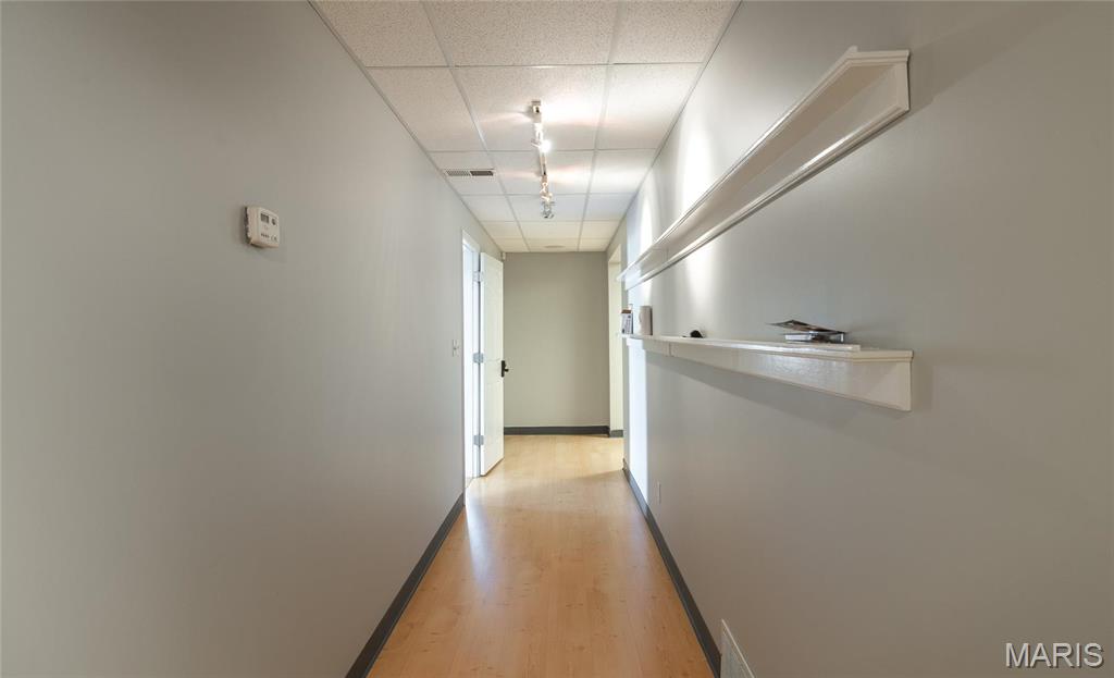 915 Whitelaw Street Property Photo 11