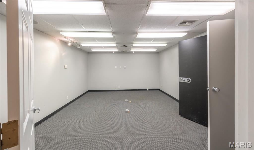 915 Whitelaw Street Property Photo 12