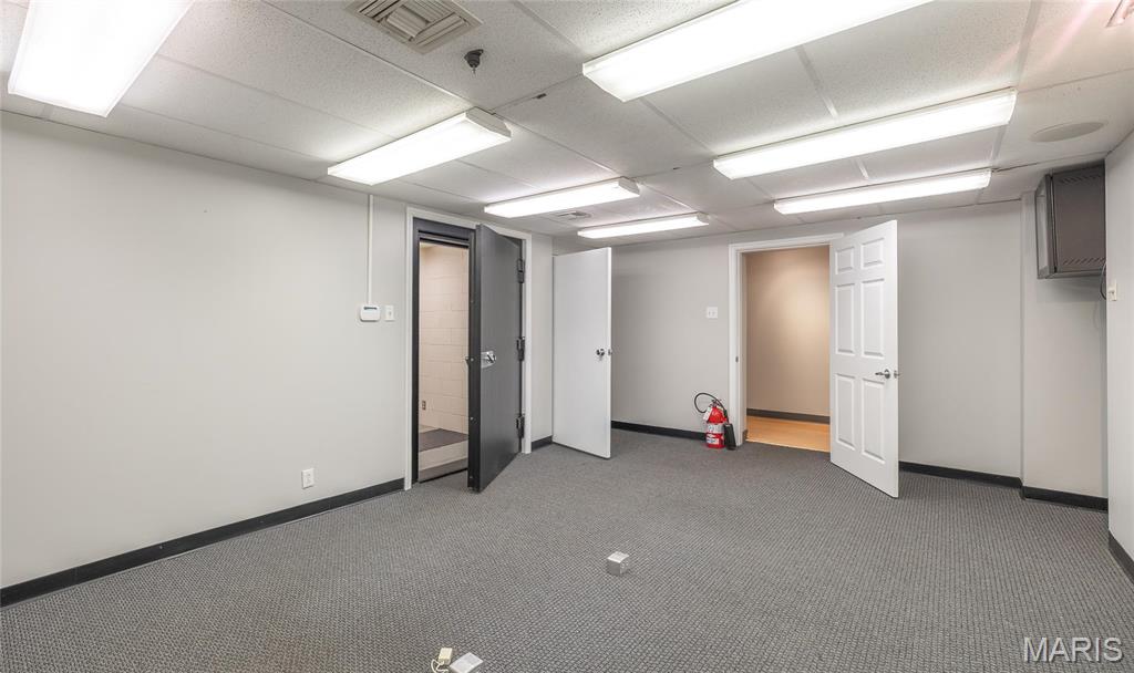 915 Whitelaw Street Property Photo 13