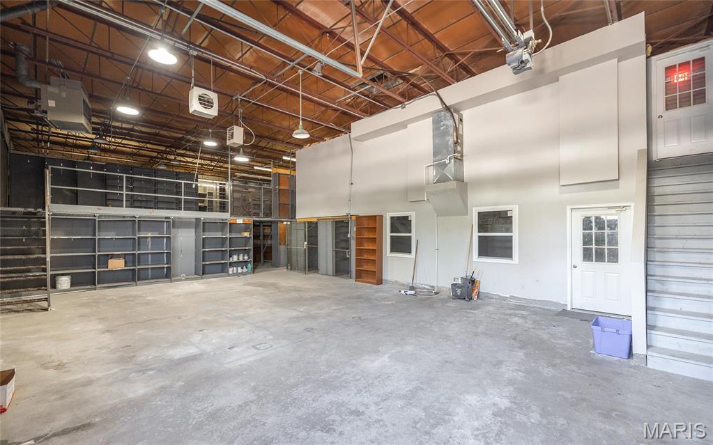 915 Whitelaw Street Property Photo 20