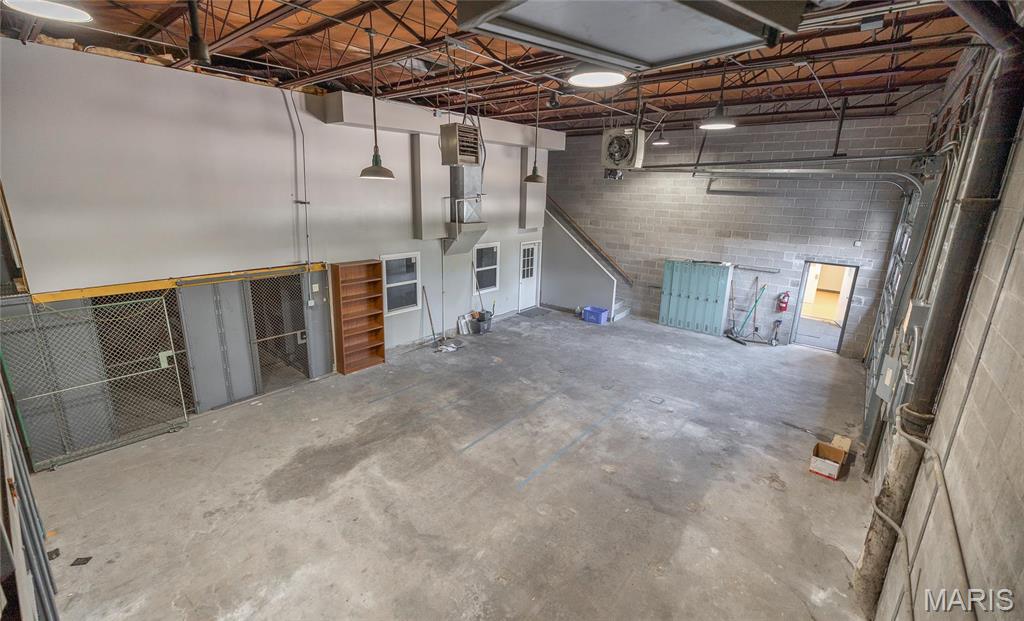 915 Whitelaw Street Property Photo 22