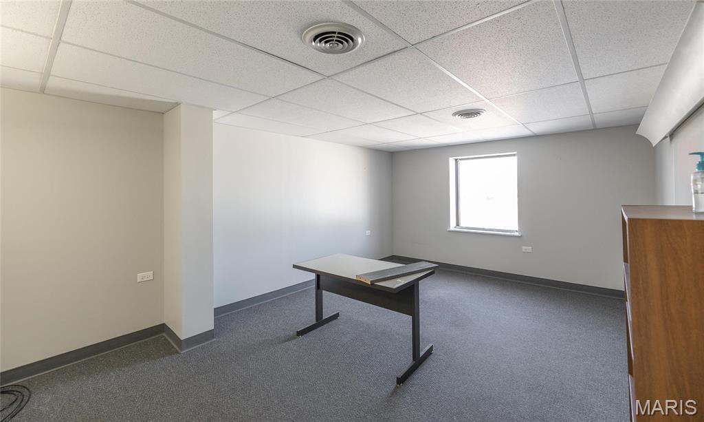 915 Whitelaw Street Property Photo 28
