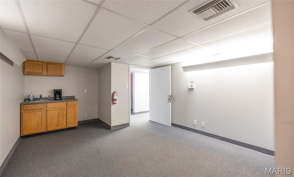 915 Whitelaw Street Property Photo 32