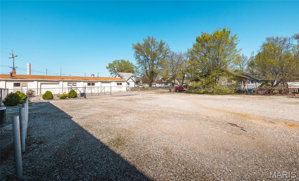 915 Whitelaw Street Property Photo 37