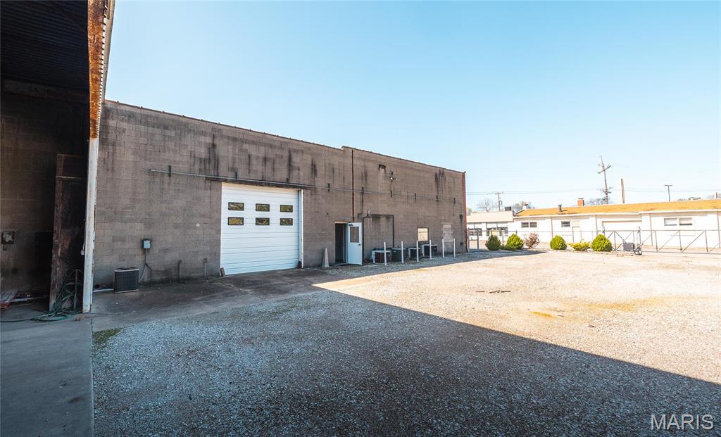 915 Whitelaw Street Property Photo 39
