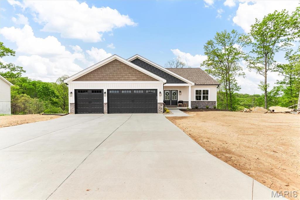 2217 Valleyview Drive Property Photo 2