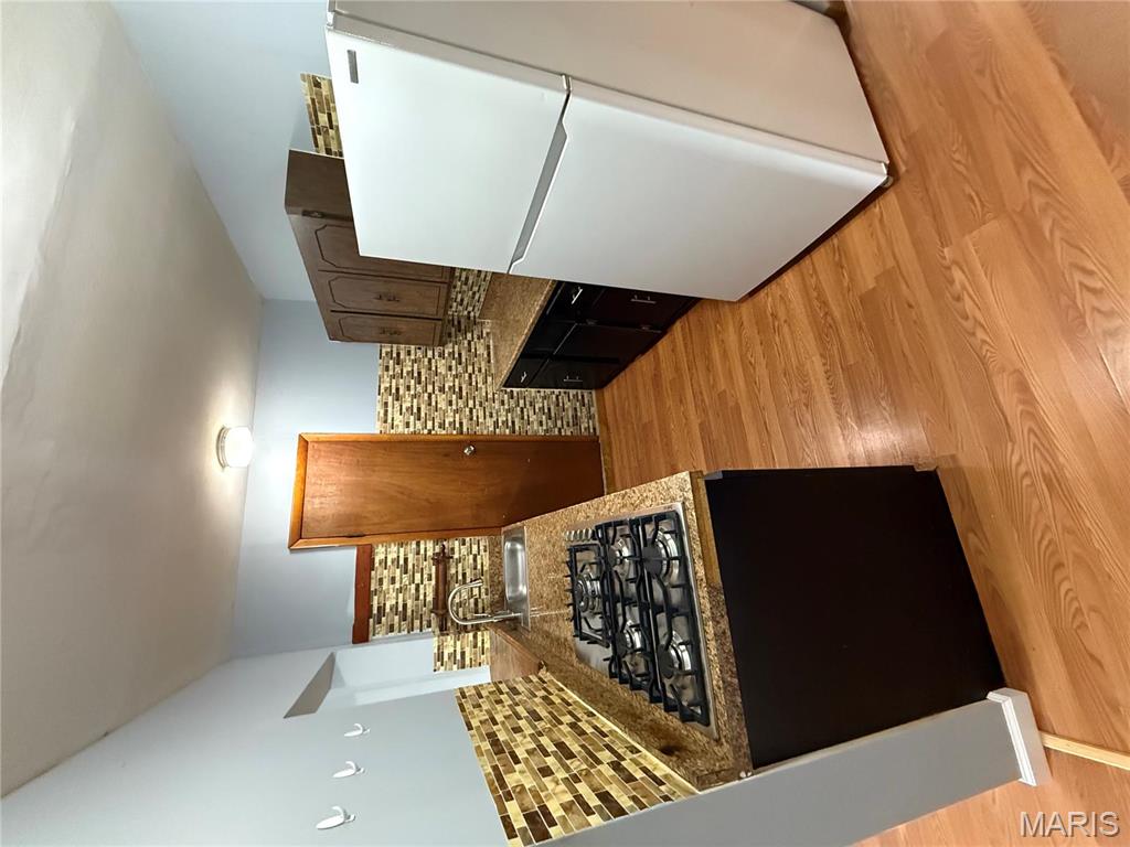 1832 2nd Property Photo 11