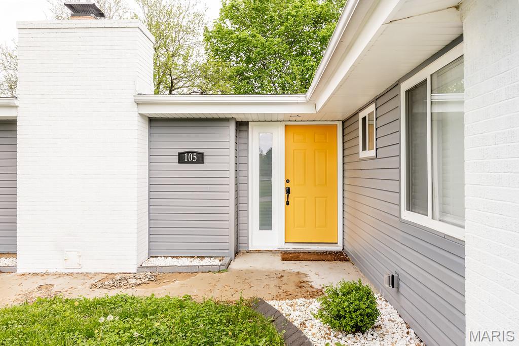 105 Lowell Court Property Photo 4