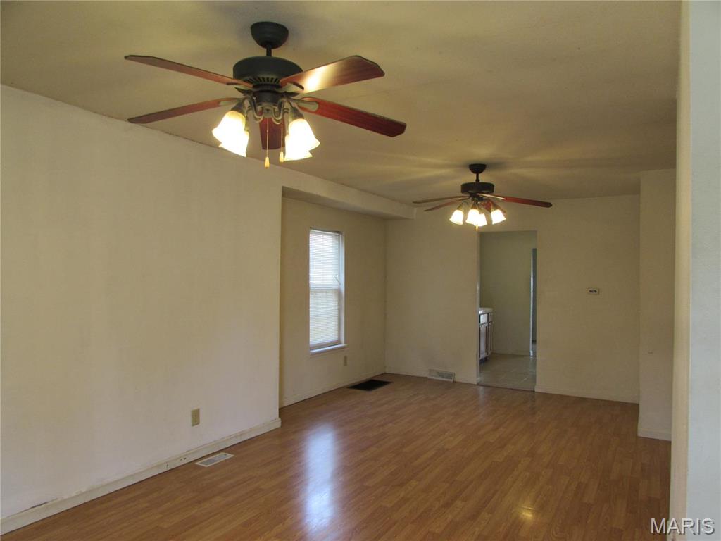 2845 Washington Avenue Property Photo 3