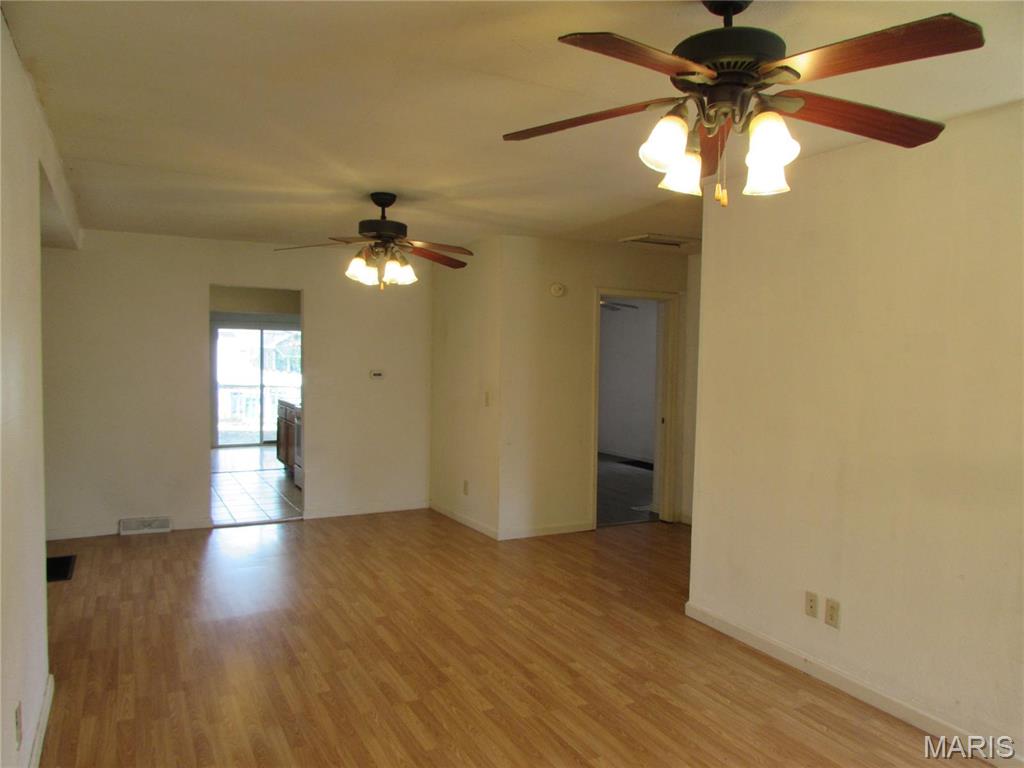2845 Washington Avenue Property Photo 4