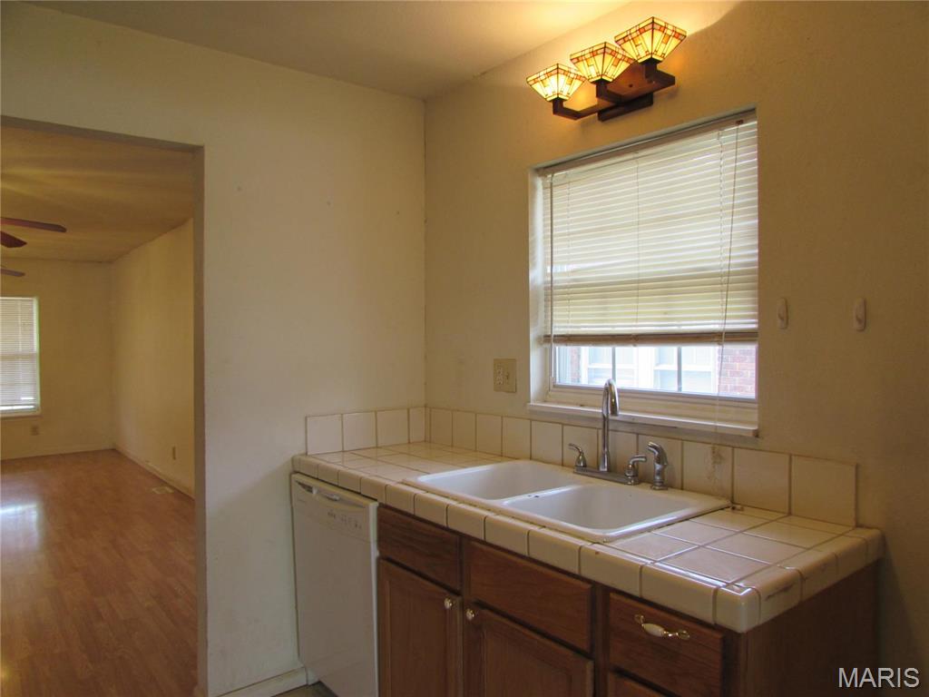 2845 Washington Avenue Property Photo 7