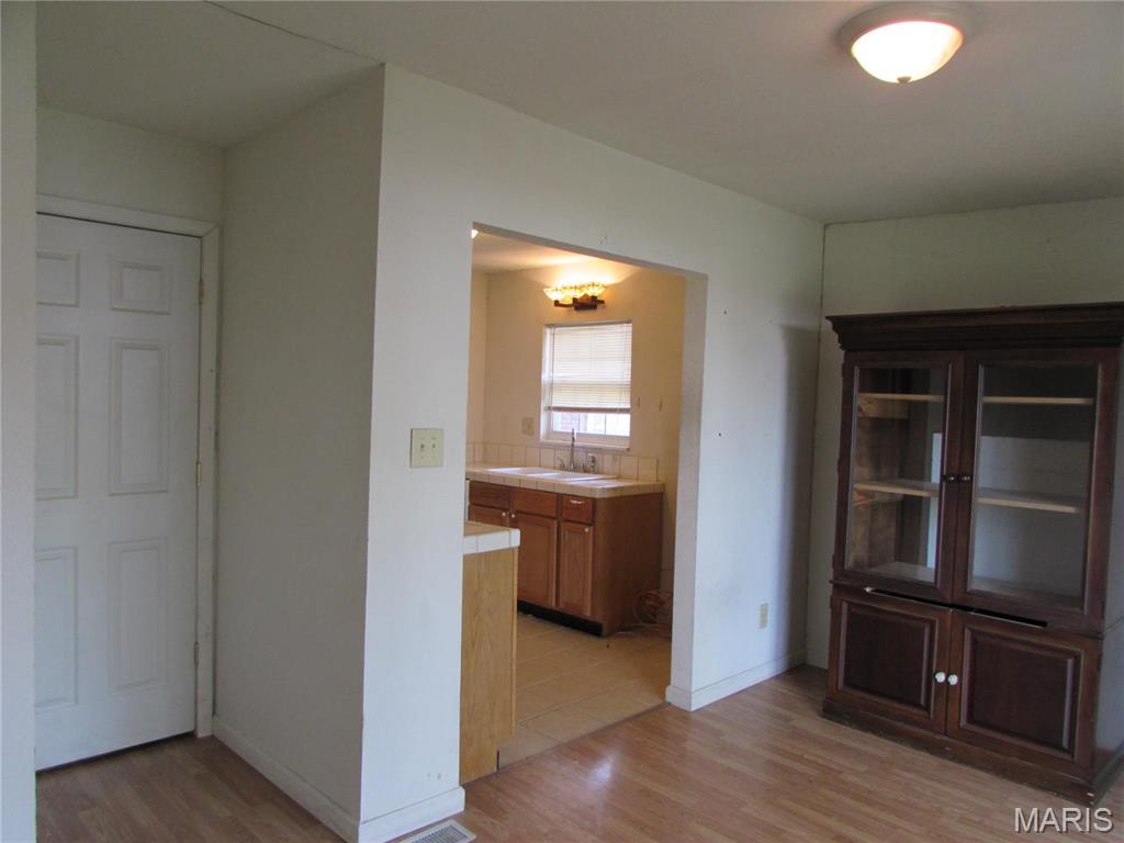 2845 Washington Avenue Property Photo 9