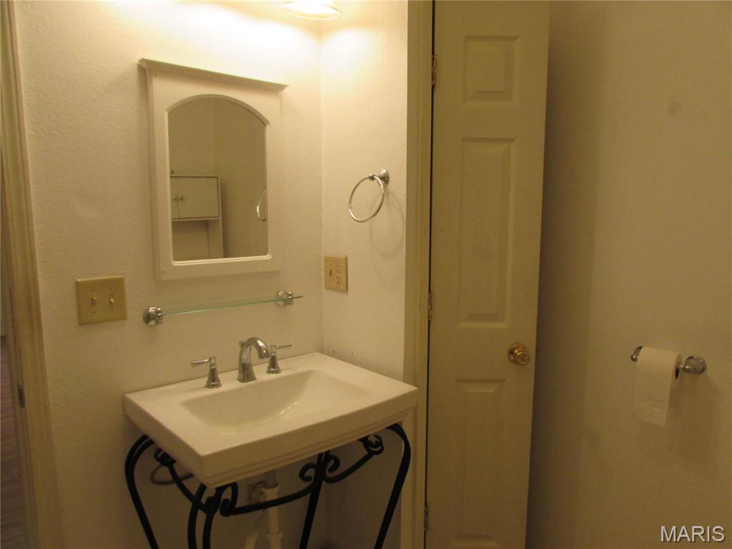 2845 Washington Avenue Property Photo 16
