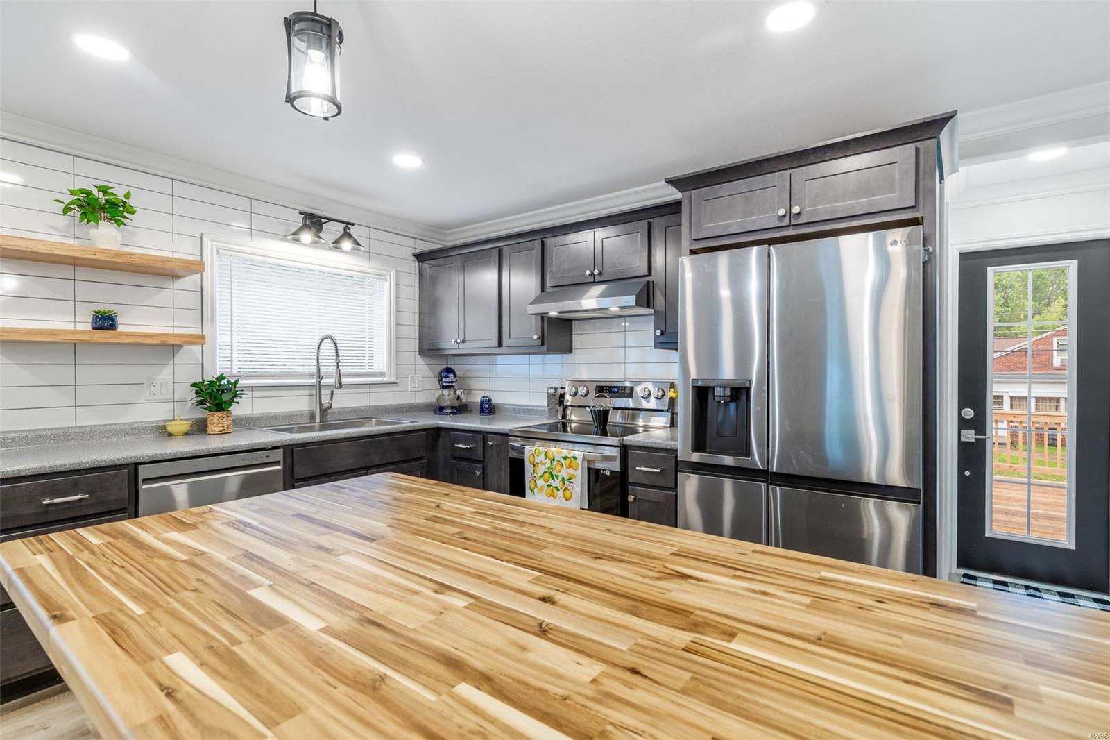 709 Warren Street Property Photo