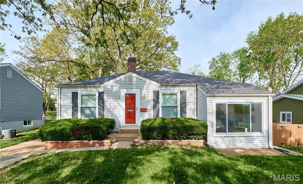 807 Selma Avenue Property Photo 1