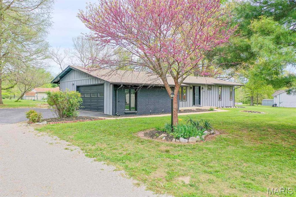 19 Ruth Ann Drive Property Photo 4