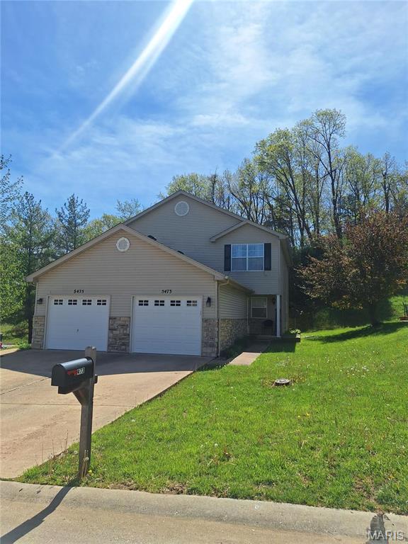 5473 Lakewood Terrace Property Photo 1