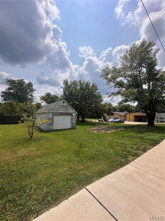 704 Maple Street Property Photo 2