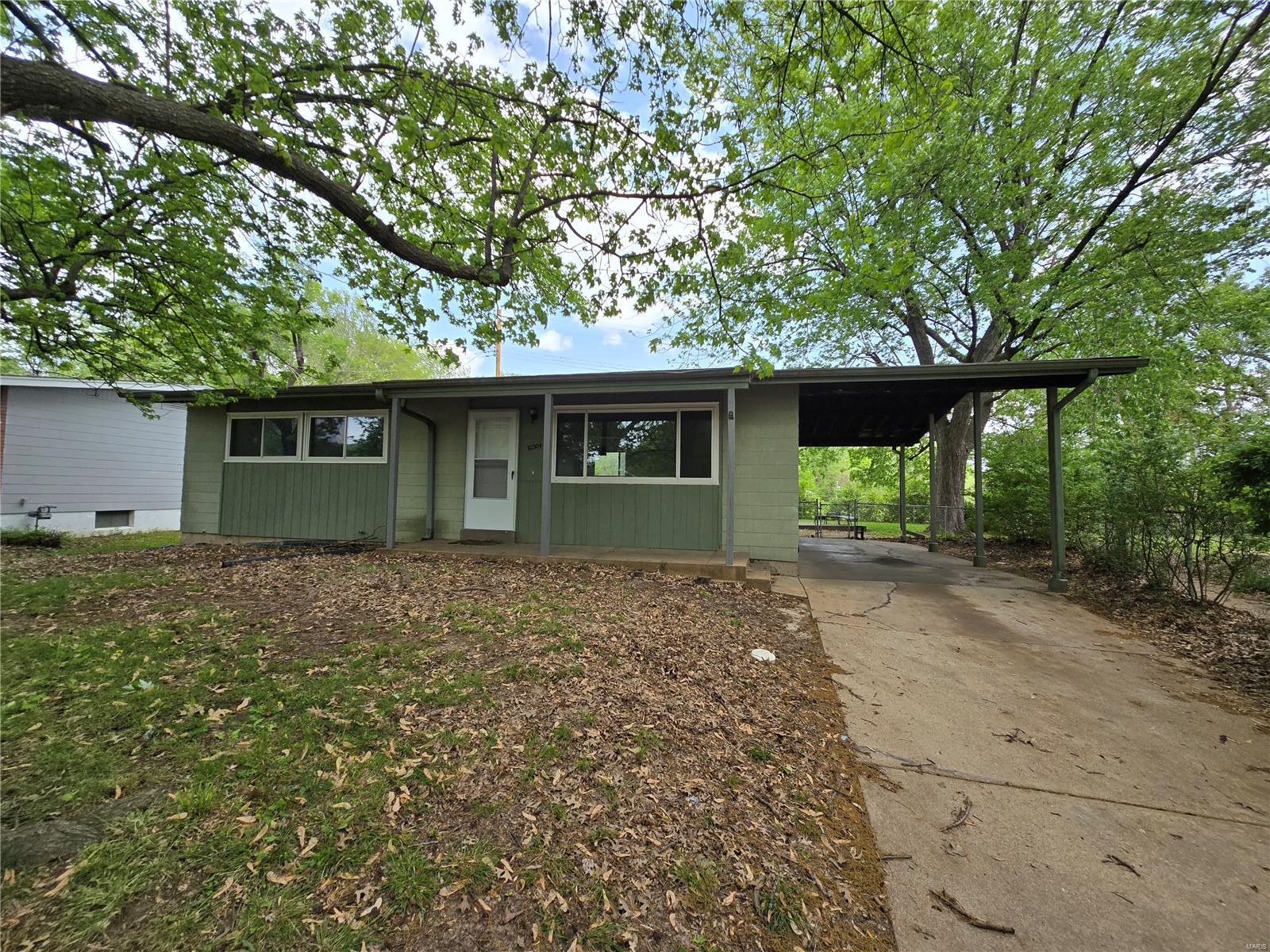 10304 Bon Oak Drive Property Photo 1