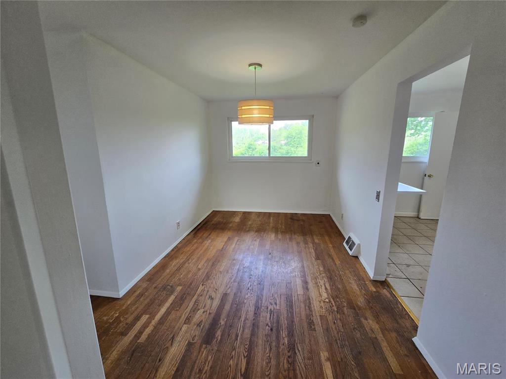 10304 Bon Oak Drive Property Photo 4