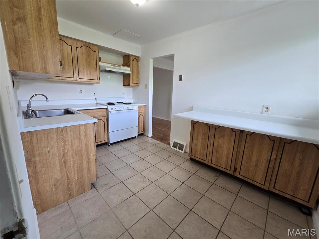 10304 Bon Oak Drive Property Photo 6