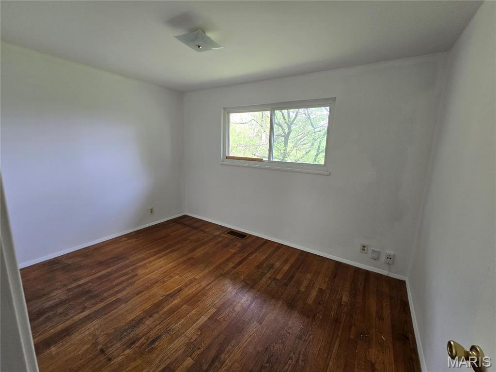 10304 Bon Oak Drive Property Photo 7