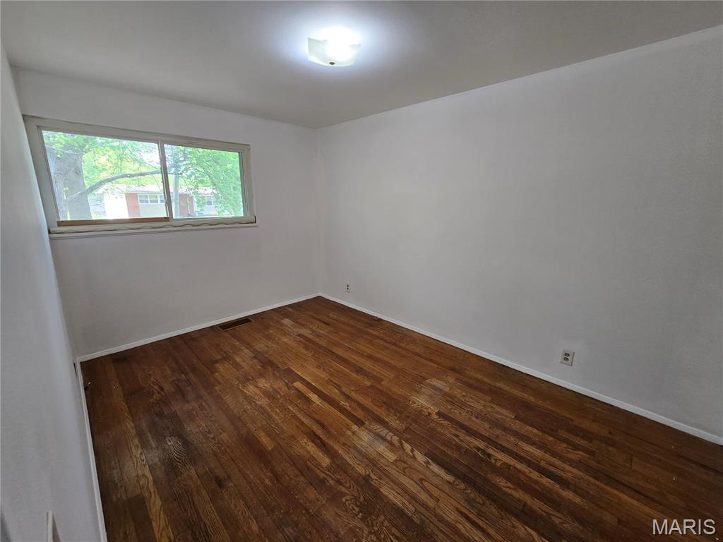 10304 Bon Oak Drive Property Photo 11