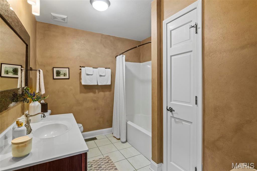 115 Kingsbrooke Boulevard Property Photo 25