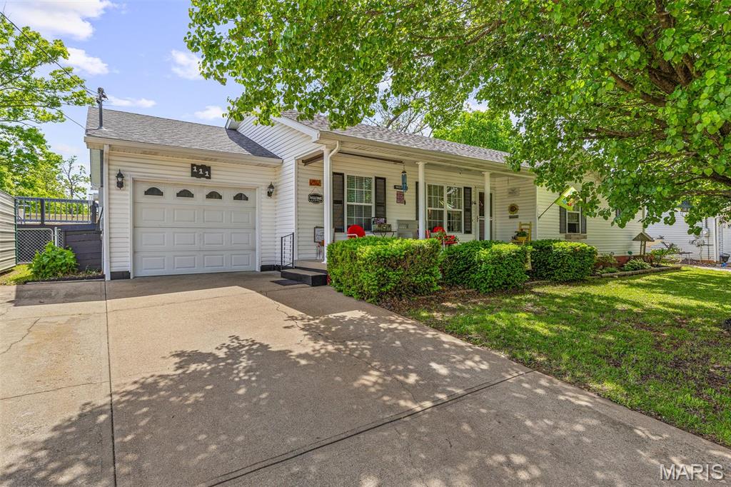 111 Edwards Lane Property Photo