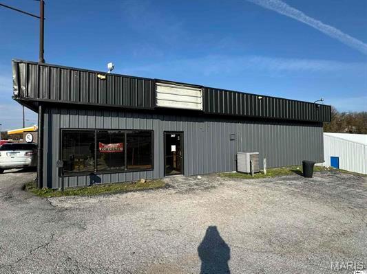 307 S Highway 61 Property Photo 3