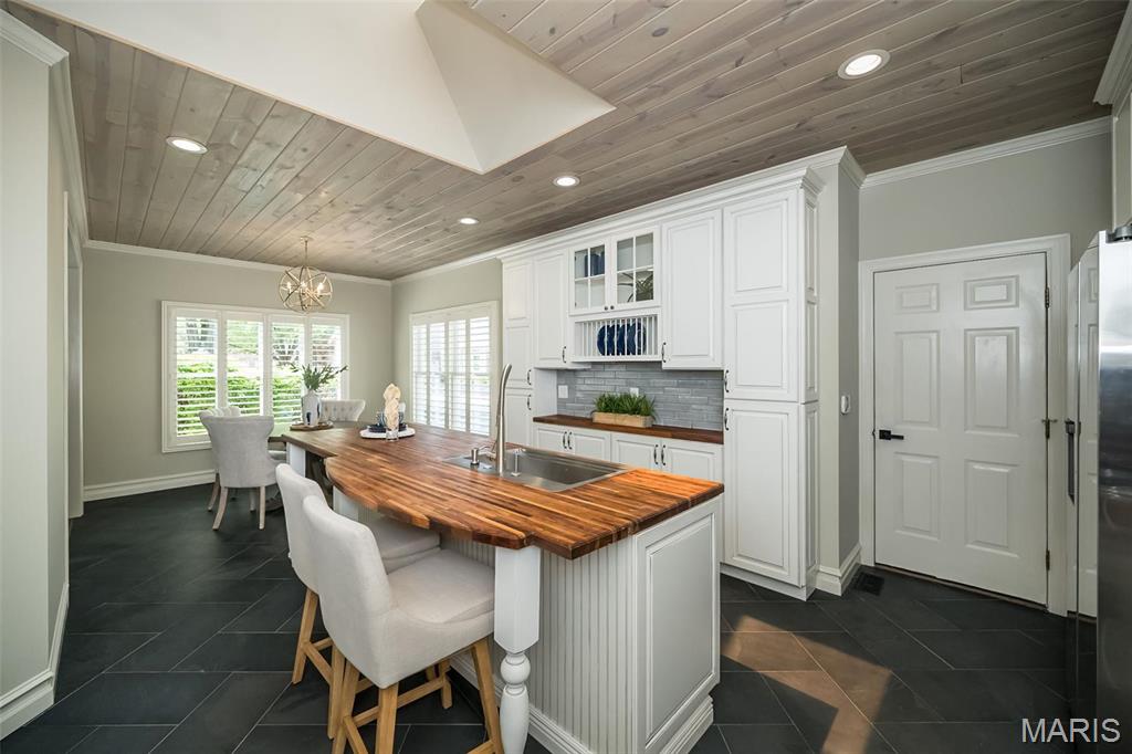 1627 Timberlake Manor Parkway Property Photo 15