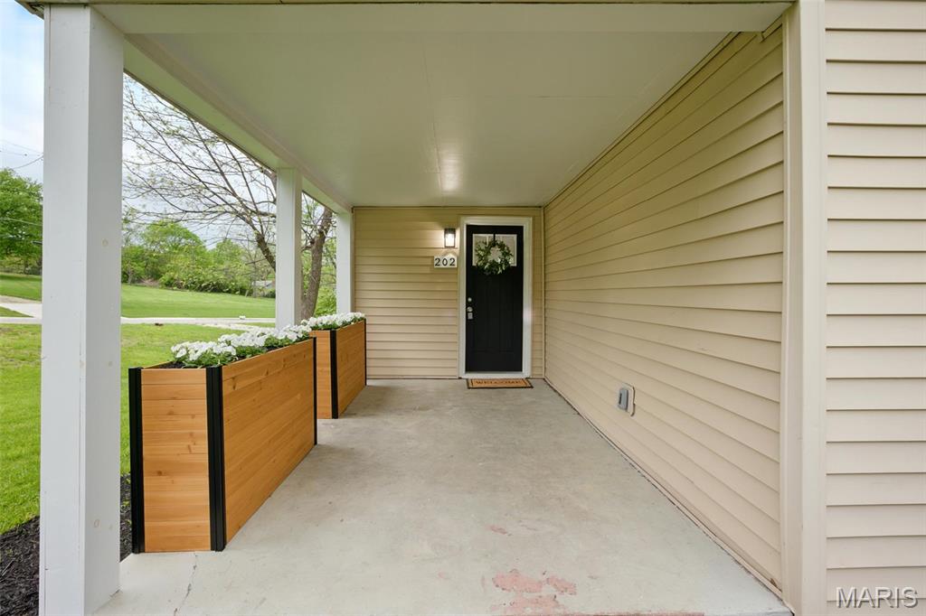 202 N Thomas Street Property Photo 4