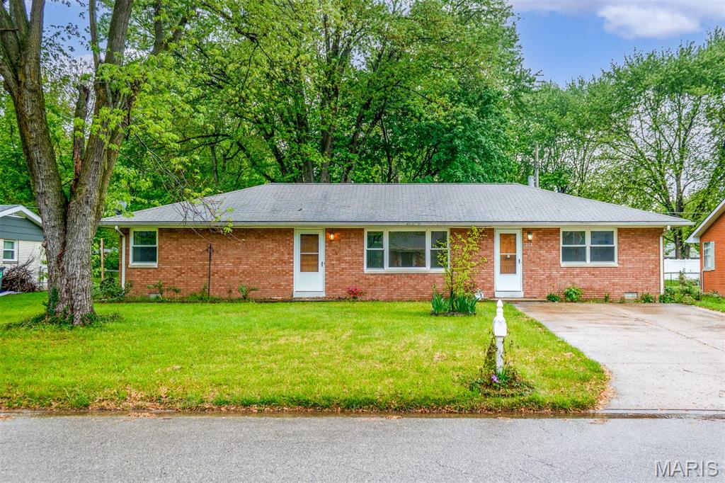 213 Joseph Drive Property Photo 1