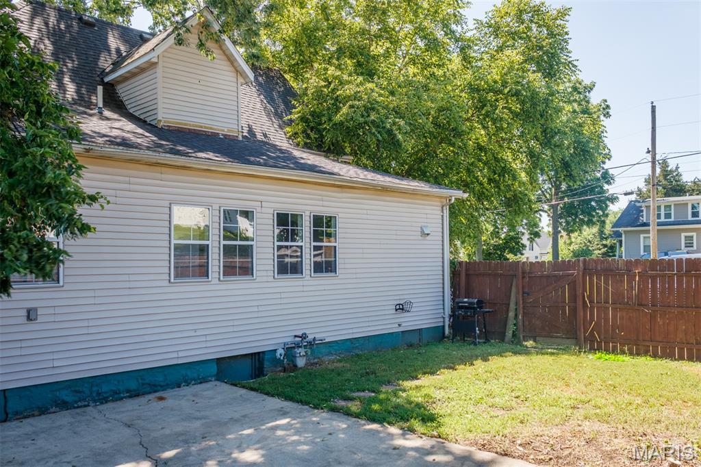 218 Walnut Street Property Photo 39