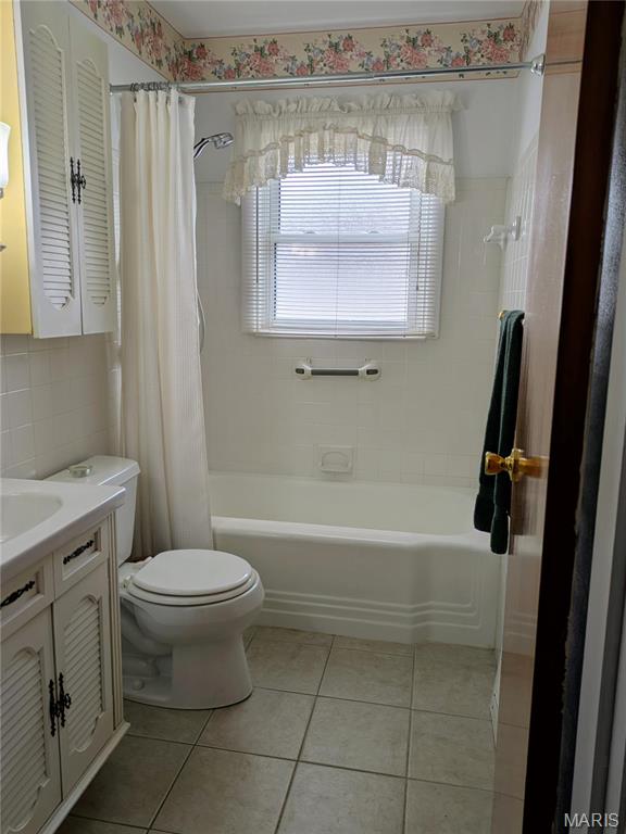 824 Loekes Drive Property Photo 14