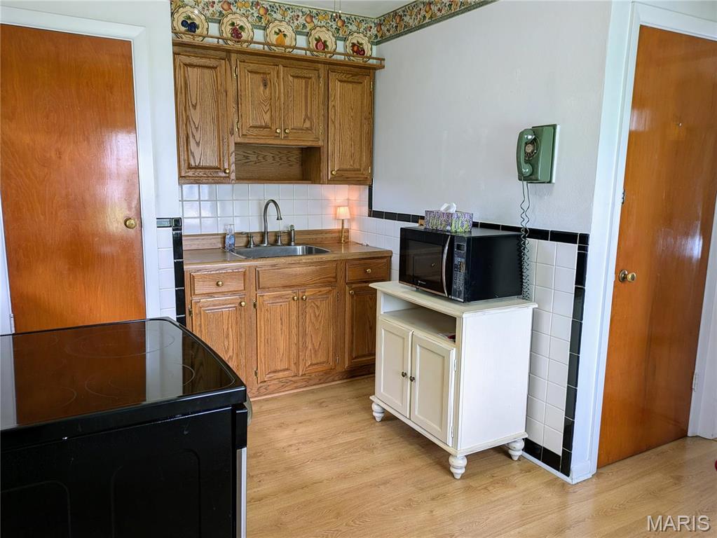 824 Loekes Drive Property Photo 18