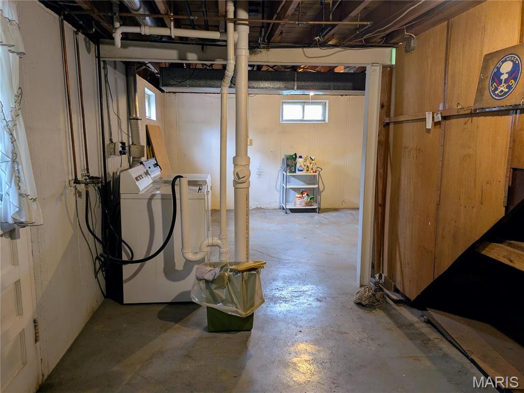 824 Loekes Drive Property Photo 23