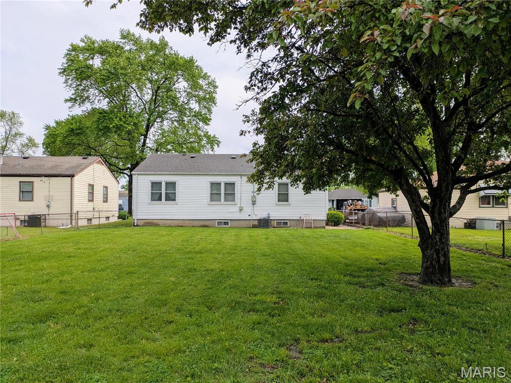 824 Loekes Drive Property Photo 26