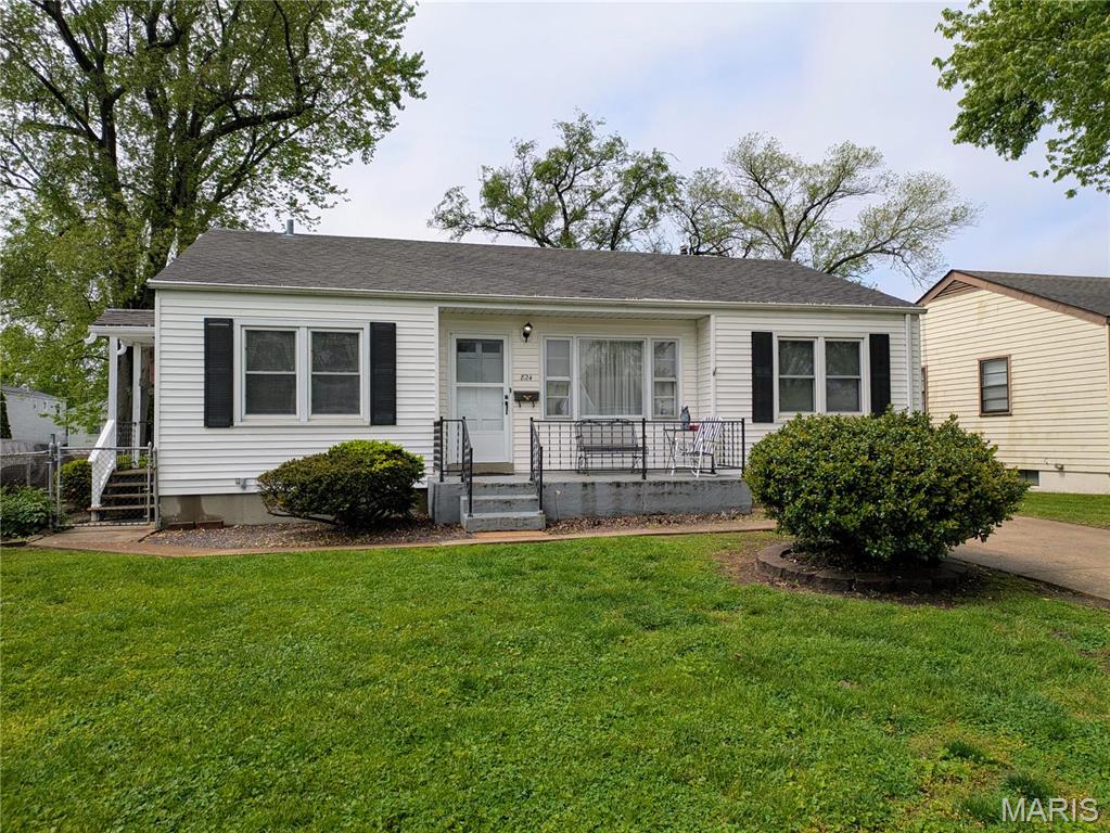 824 Loekes Drive Property Photo 28