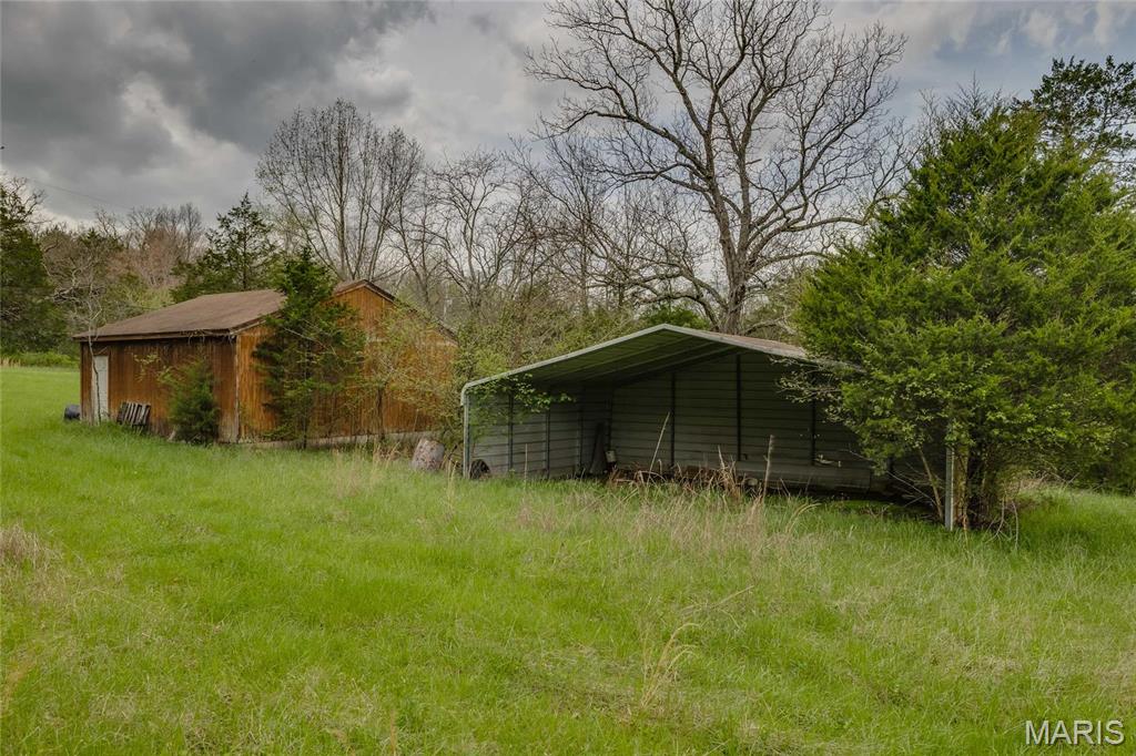 8619 Highway E Property Photo 4