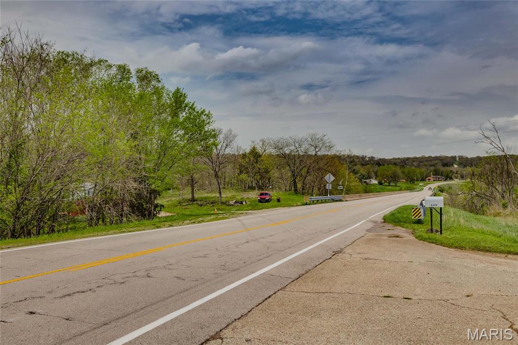 8619 Highway E Property Photo 9