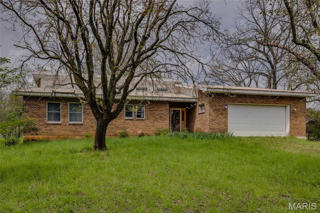 8619 Highway E Property Photo 12