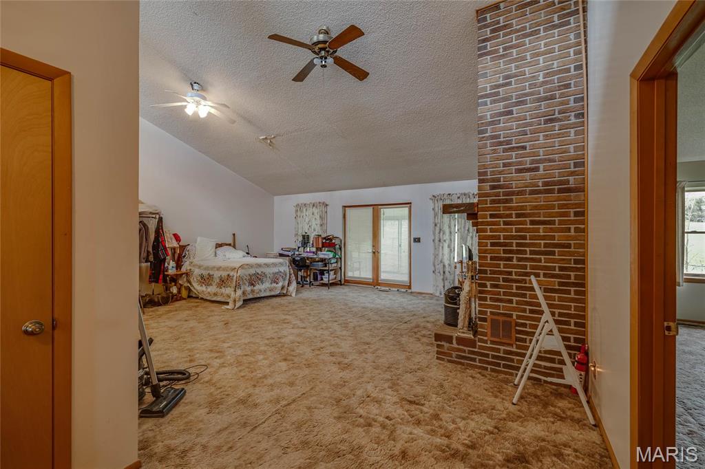 8619 Highway E Property Photo 14