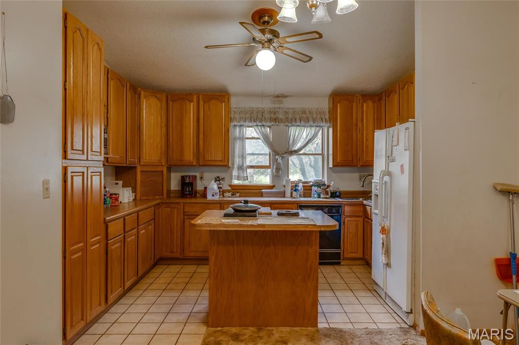 8619 Highway E Property Photo 16