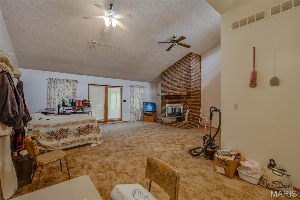 8619 Highway E Property Photo 18