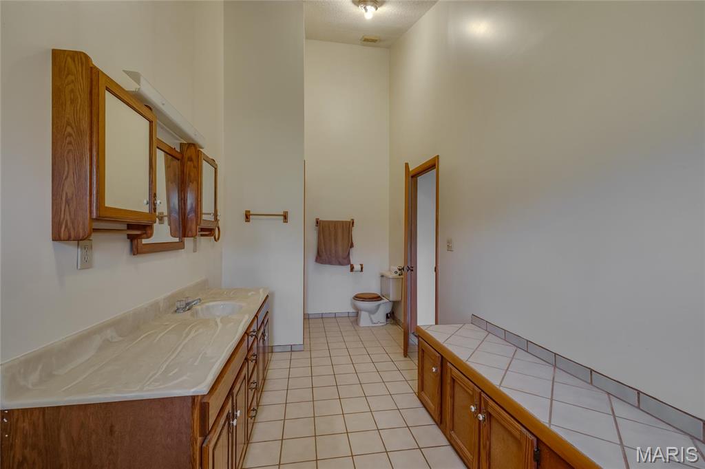 8619 Highway E Property Photo 22