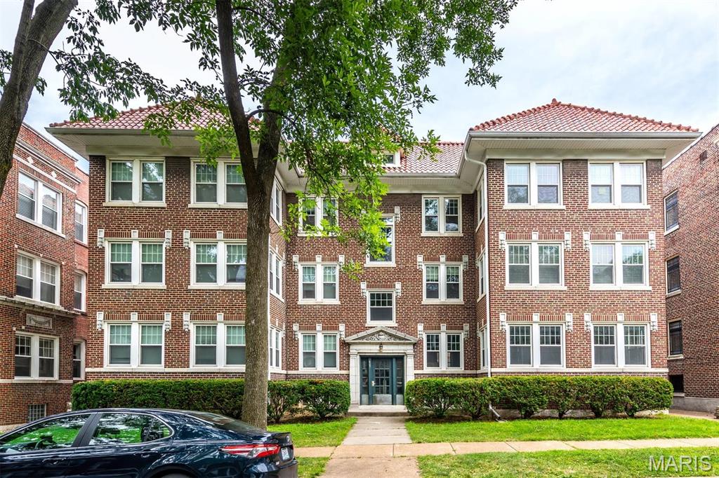6331 Southwood Avenue 2e Property Photo 1
