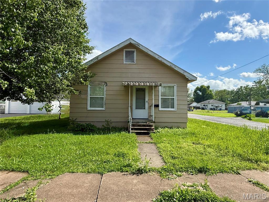 802 E Main Street Property Photo 1